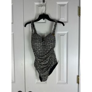 NWT Nip Tuck Multi Fit Cup Womens Swim Suit Size 6